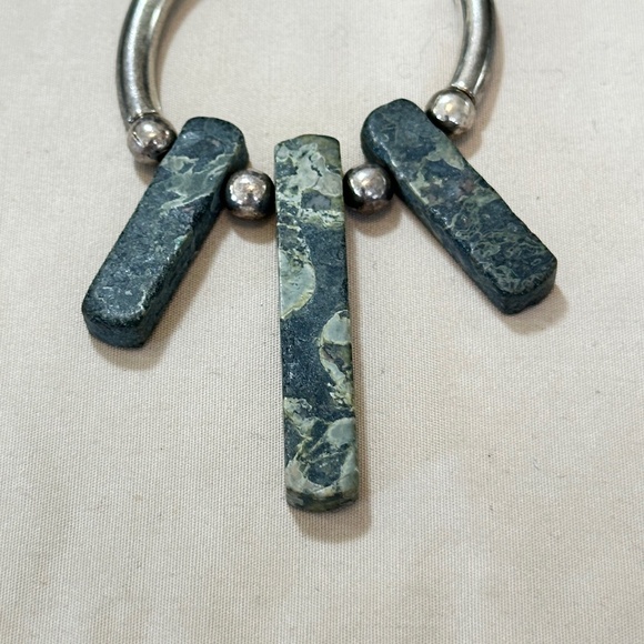 Silver Tone (beads & tubes) & Kambamba Jasper stone necklace Toggle clasp - Picture 3 of 15